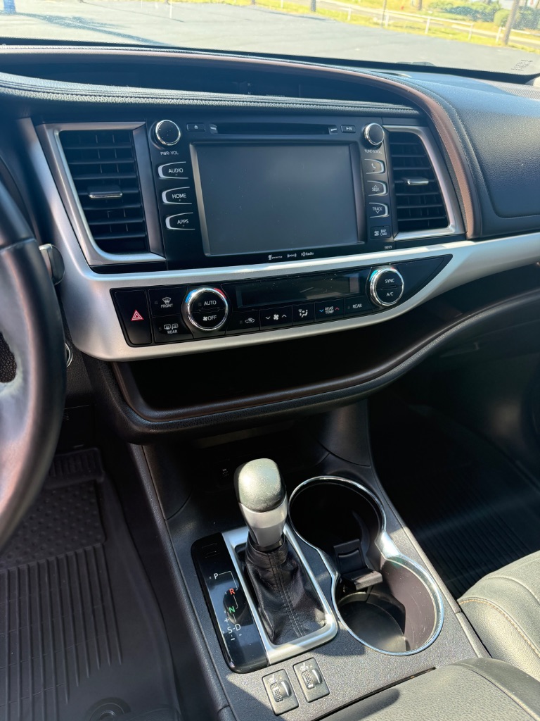 2018 Toyota Highlander XLE - Photo 9
